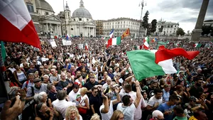 Permisul de sănătate devine obligatoriu pentru toţi angajaţii, începând de vineri