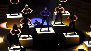 Show INCENDIAR la Săptămâna modei de la New York, cu circuit închis/ Accesul cu telefoane şi camere video, interzis | FOTO, VIDEO