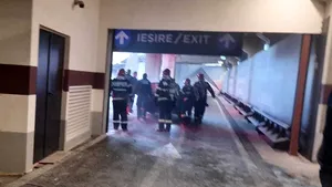 Incendiu în parcarea mall-ului din Timişoara. Zeci de persoane au fost evacuate FOTO