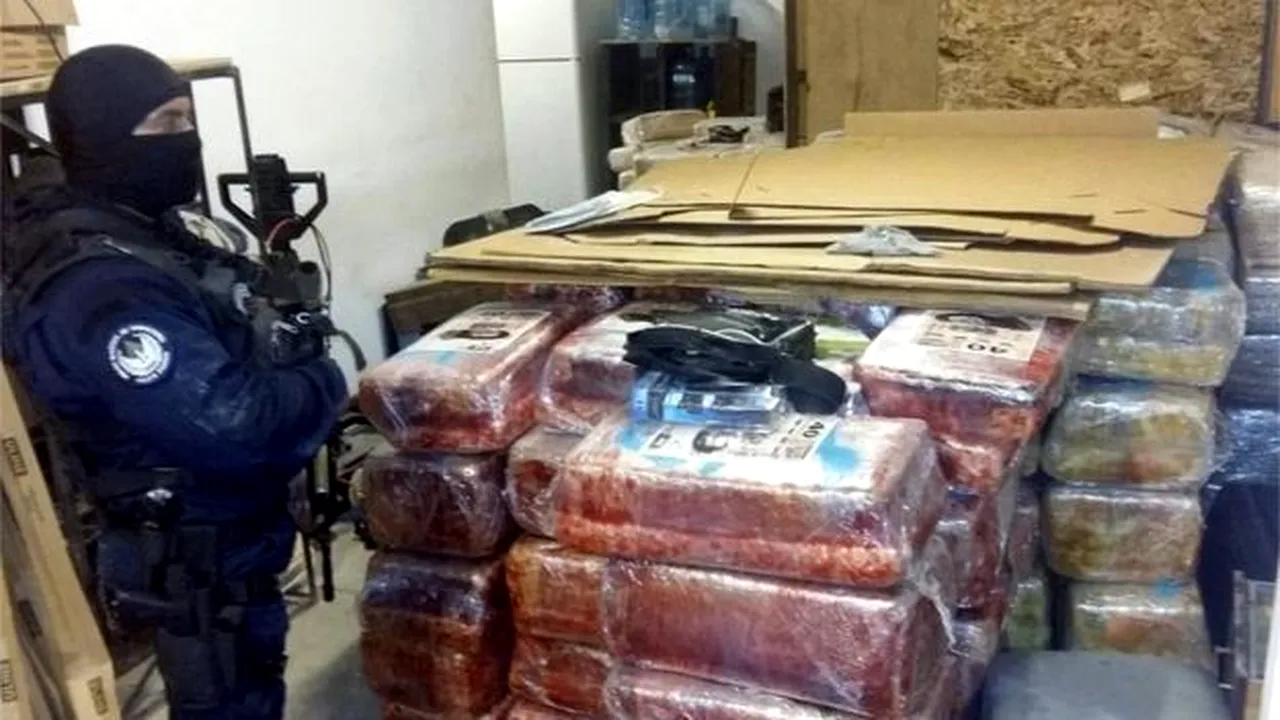 Şofer român de TIR, arestat în SUA pentru transport de cocaină în valoare de 1,8 milioane de euro