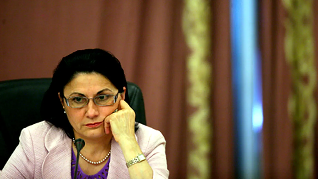 Andronescu nu e de acord cu amânarea începerii anului şcolar