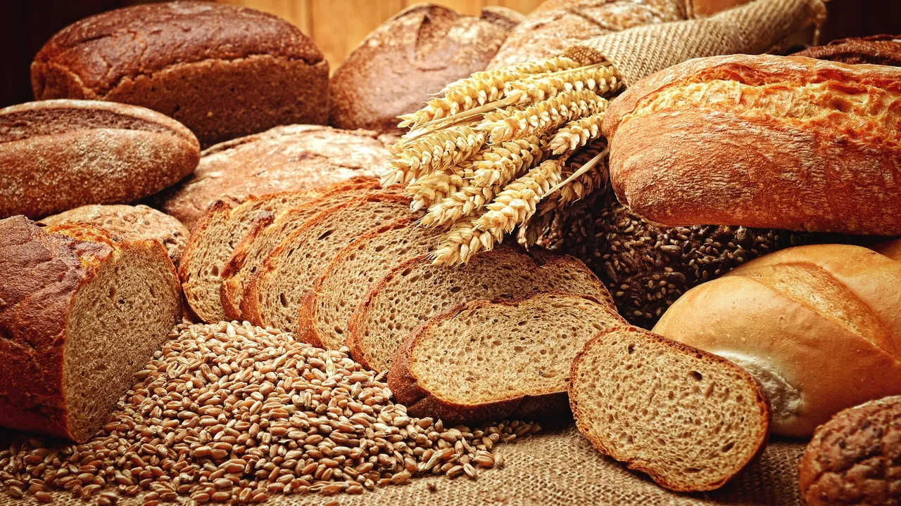 Preşedinte Federaţiei Sindicatelor din Industria Alimentară AVERTIZEAZĂ: Până în decembrie preţul pâinii ar putea creşte cu 20%. Urmează laptele, carnea, legumele