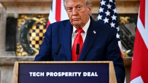Trump stabilește o taxă vamală de 10% pentru importurile de cherestea și de 25% pentru mobilă