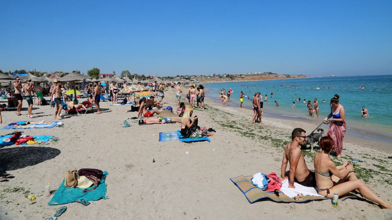 Litoral 2021. Vaccinul anti COVID-19 poate face diferenţa între turişti?
