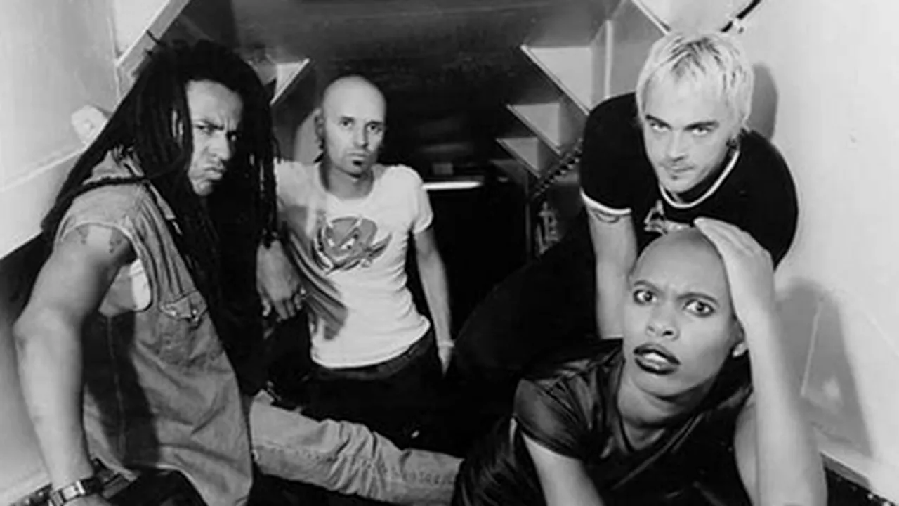 Skunk Anansie va lansa o nouă piesă şi un album best of