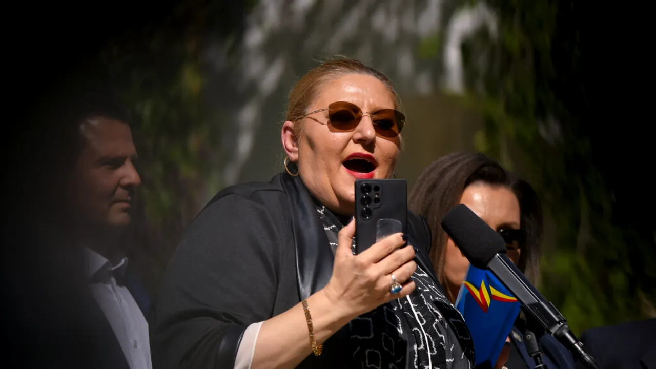 Cum vede Diana Șoșoacă ieșirea din criza politică: Guvern minoritar SOS-AUR sau anticipate