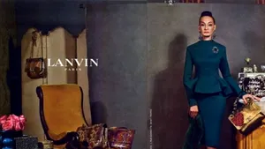 Lanvin a ales pentru campania publicitară de toamnă un manechin de 82 de ani