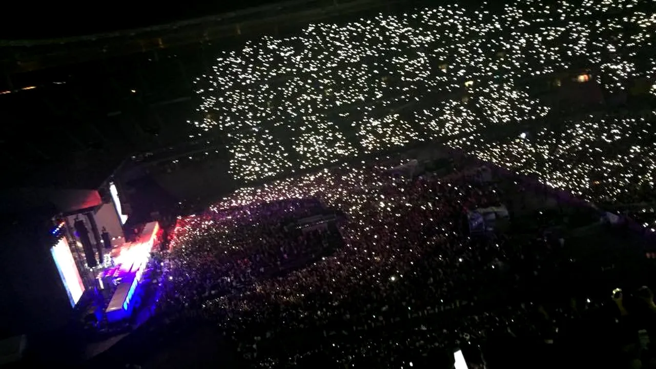 REPORTAJ: Megastarul Rihanna a concertat la Bucureşti. Un show cu lumini şi umbre şi 50.000 de spectatori - VIDEO