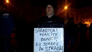 Proteste la Sibiu şi Timişoara faţă de adoptarea Legilor justiţiei: Nu suntem o naţie de hoţi - FOTO, VIDEO