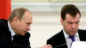 Medvedev recunoaşte că are unele disensiuni cu Putin