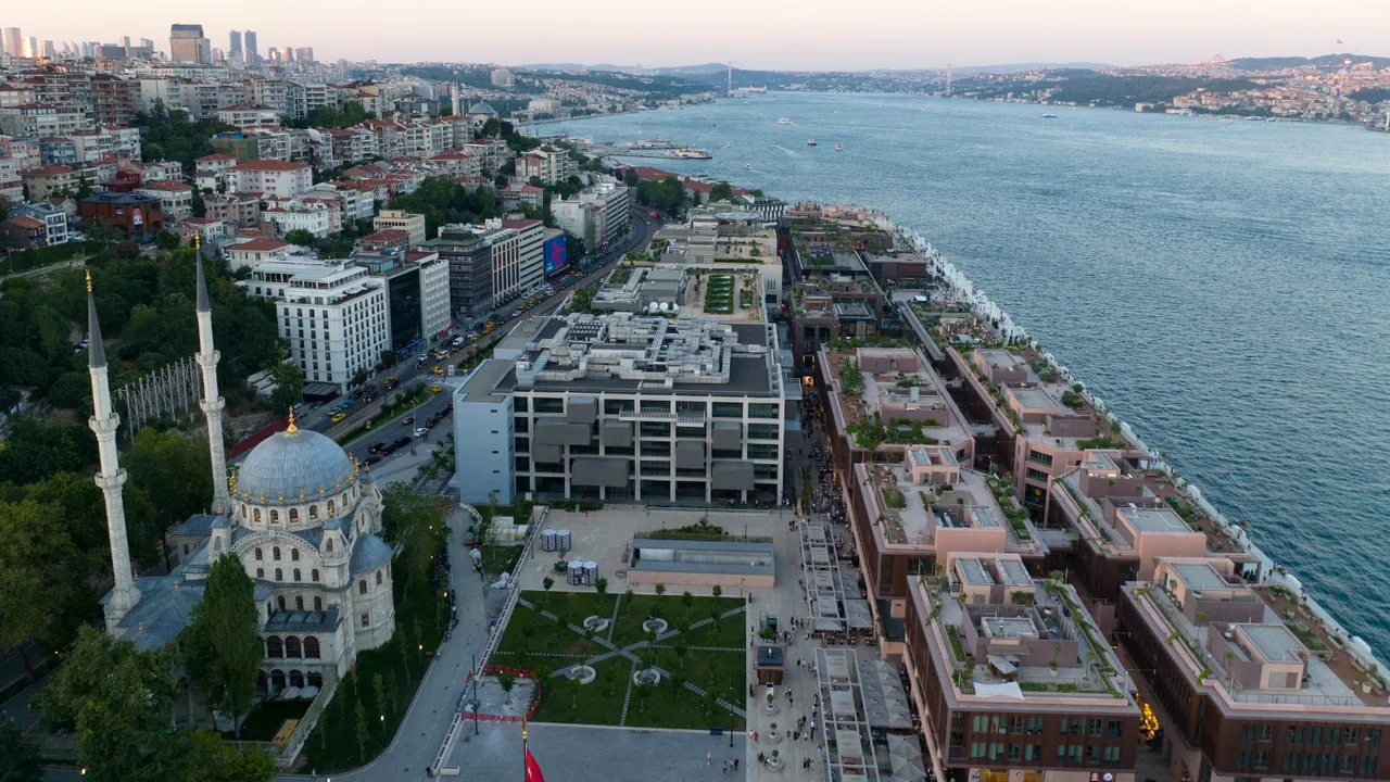 Portul Galata de la Istanbul este în continuare una din cele mai mari atracţii ale oraşului