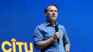 COMENTARIU Marius Oprea. Solo de trombon cu Cîţu, la Palatul Victoria