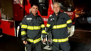 Misiune neobișnuită pentru pompierii din Capitală: Choco, un „cățeluș” de 65 de kilograme, salvat cu autoscara