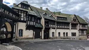 Primăria Sinaia vrea să cumpere Hotelul Furnica. Negocieri cu reprezentanții Casei Regale pentru păstrarea monumentului în patrimoniul public