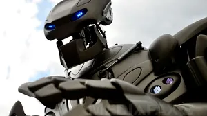 Titan the Robot, la Bucureşti. Cum arată robotul care a împărţit scena cu Rihanna şi Will.i.am - FOTO