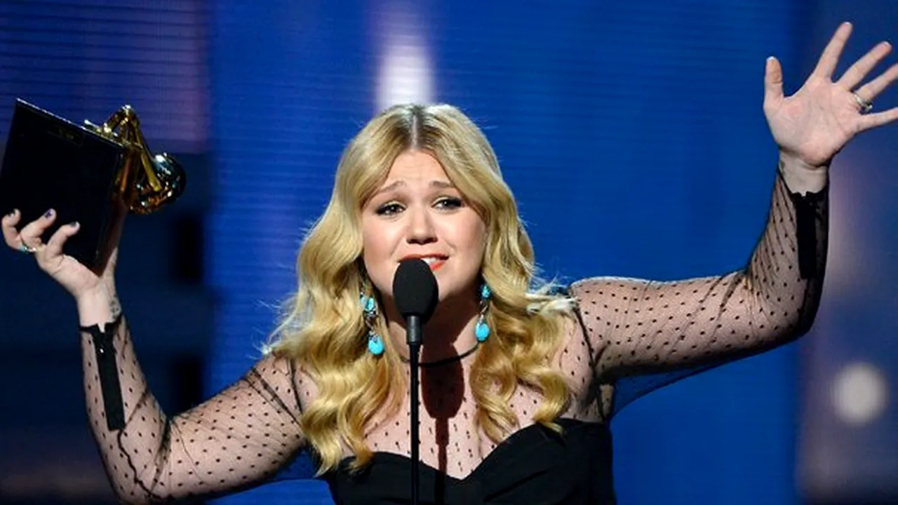 Cântăreaţa pop Kelly Clarkson este însărcinată
