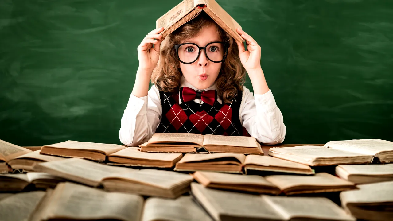 Elevii se întorc, luni, la cursuri. Cât mai au de aşteptat pâna la următoarea vacanţă/ Structura anului şcolar 2018-2019