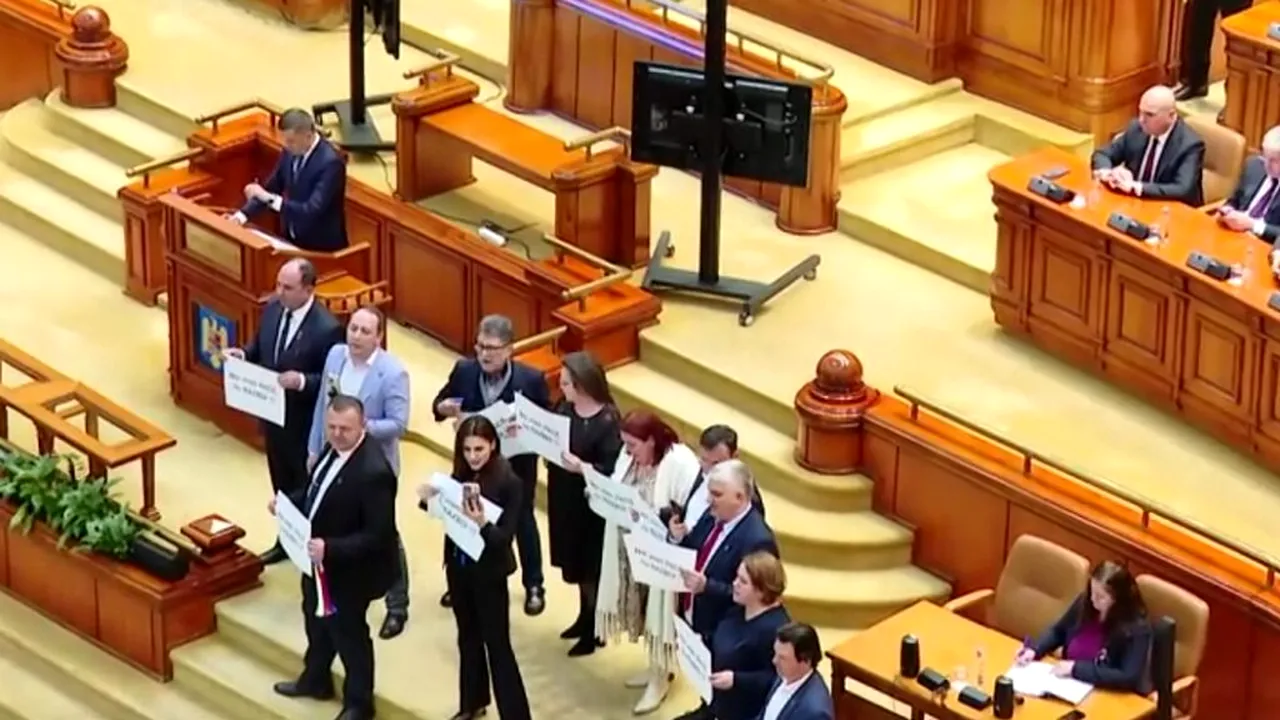 Parlamentul adoptă cu scandal cererea lui Nicușor Dan ca SUA să trimită forțe în România, în contextul războiului din Iran. Opoziția a susținut că vrea „pace”