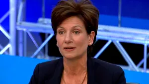 Diane James, o admiratoare a lui Putin, îl înlocuieşte pe Nigel Farage la şefia Partidului pentru Independenţa Marii Britanii (UKIP). În 2013 ea denunţa 