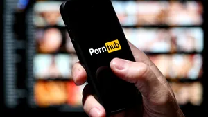 Se cere închiderea Pornhub. Clipuri revoltătoare cu minori traficaţi şi violaţi, postate pe platformă: o mamă şi-a găsit fiica de 15 ani pe care o declarase dispărută