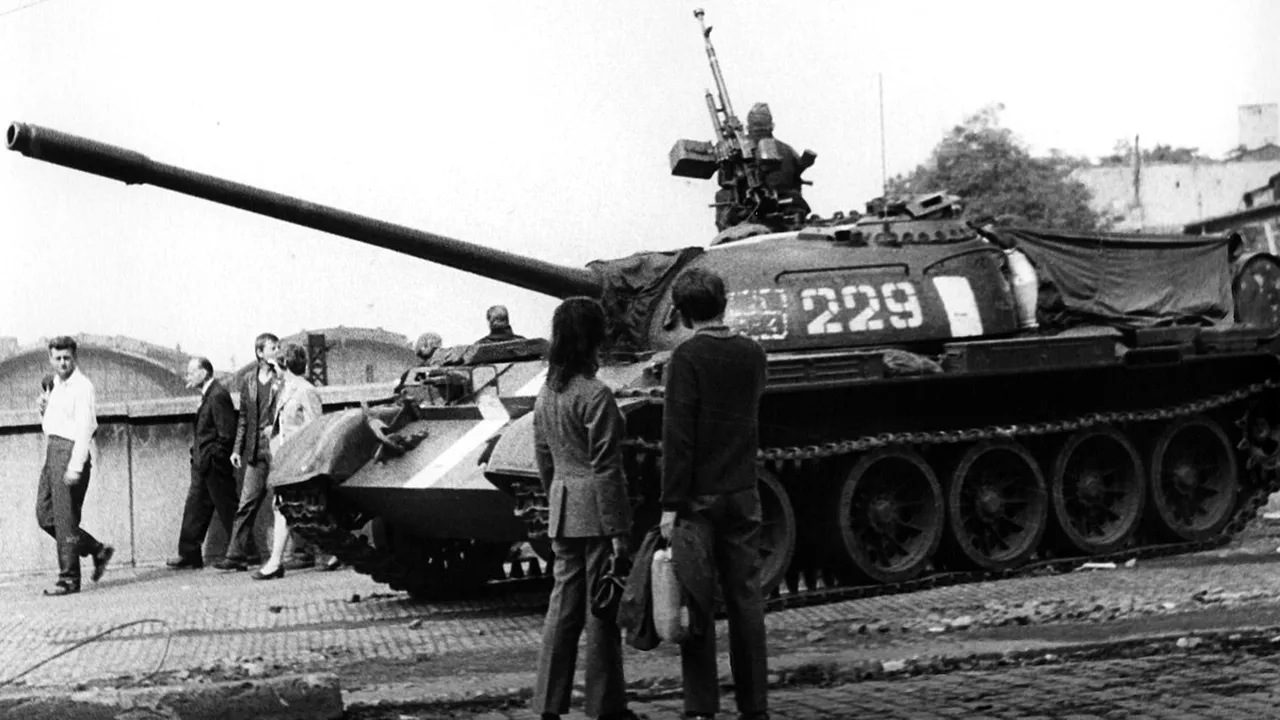21 august 1968 - Sovieticii invadează Cehoslovacia pentru a stopa ,,Primăvara de la Praga