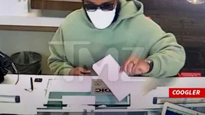 Regizorul filmului de succes ”Pantera Neagră” a fost încătuşat din cauza unei confuzii la bancă 