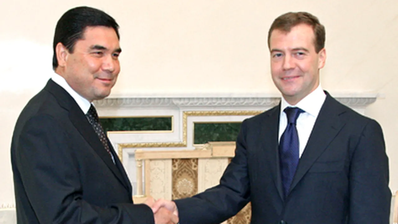 Medvedev încearcă să menţină monopolul rus asupra resurselor de gaze