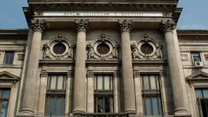 BNR va reduce marţi dobânda cheie cu 0,5 puncte, în condiţiile scăderii inflaţiei şi economiei