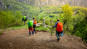 De la burnout la „vreau să demonstrez că pot”: cine sunt oamenii care au ales 10 zile de stres bun pe Via Transilvanica. Primele tipologii identificate în studiul MedLife