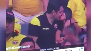 VIDEO: Momentul hazliu când un amorez, aparent infidel, se face că nu o cunoaşte pe tânăra cu care este, atunci când este surpins de un „kiss cam”
