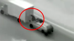 Grupare de hoţi care folosea metoda „distragerii atenţiei” pe autostrăzi şi drumuri naţionale destructurată de poliţişti. Suspecţii vor fi duşi la audieri