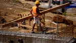 Firmele din construcţii avertizează că noile măsuri fiscale riscă să provoace o criză imobiliară