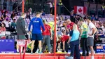Accident șocat la Jocurile Commonwealth: un gimnast a căzut în cap de la aproape trei metri și a fost transportat de urgență la spital