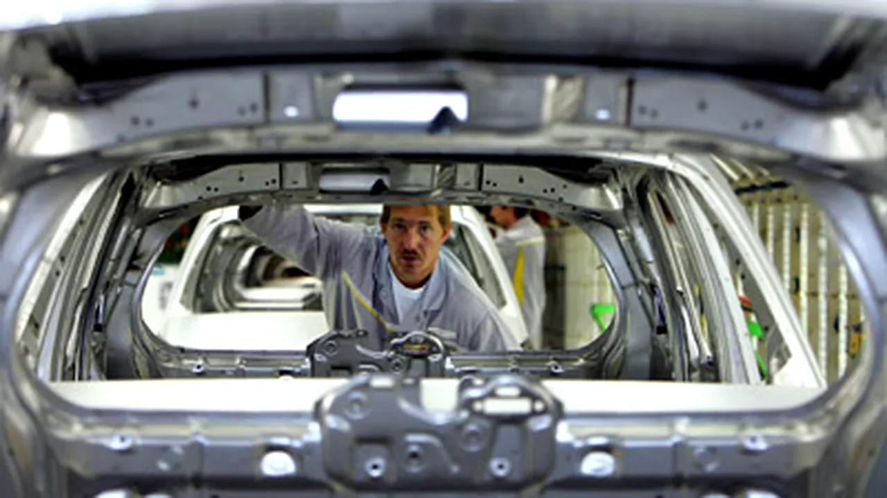 Renault va renunţa în acest an la 9.000 de angajaţi