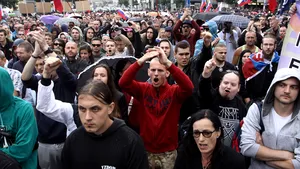 Aproximativ 65.000 de persoane au participat la un protest anticorupţie la Bratislava