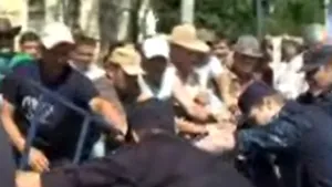 Peste 300 de agricultori au protestat în Capitală - VIDEO
