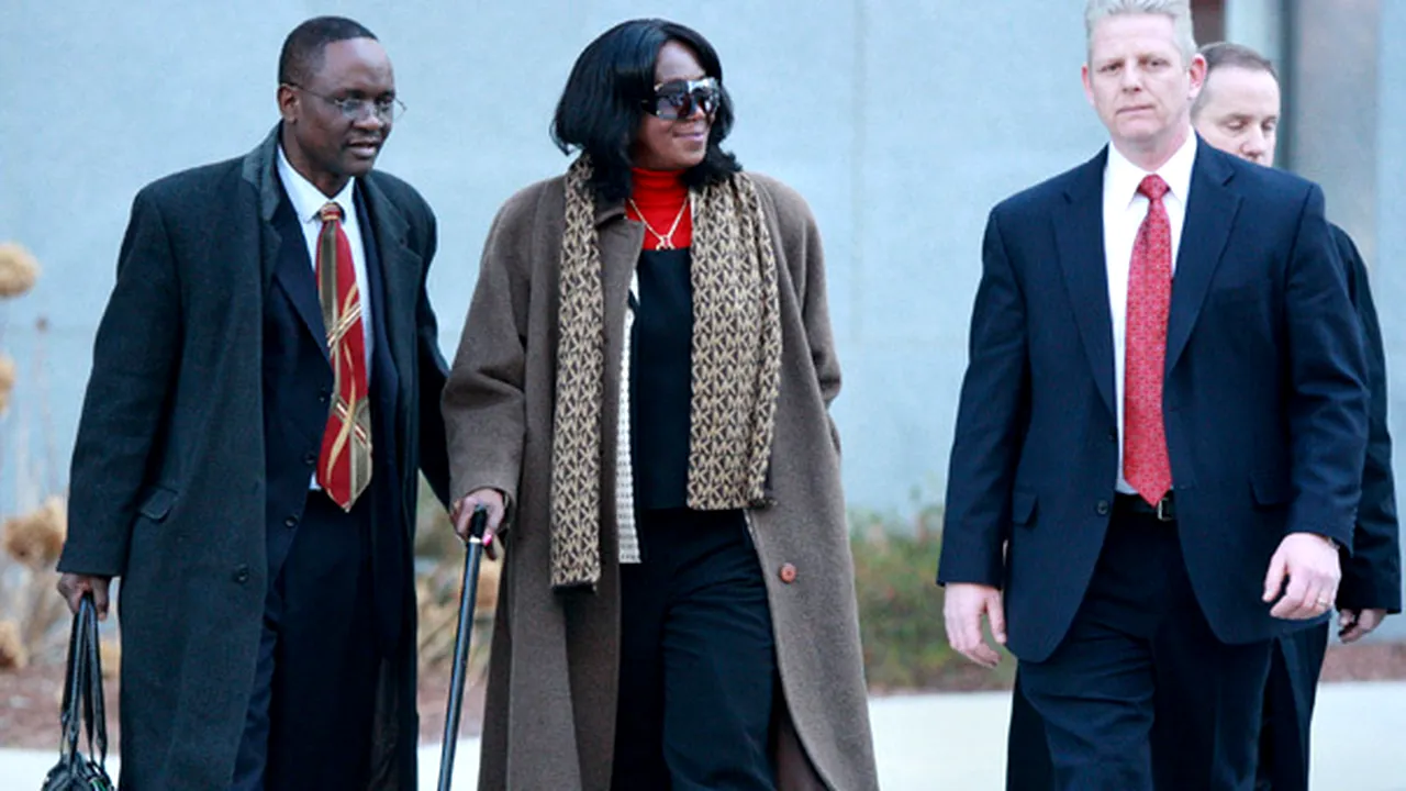 Mătuşa lui Obama, care a imigrat ilegal din Kenya, obţine azil în Statele Unite