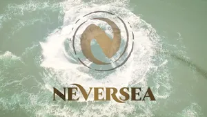 VIDEO Organizatorii UNTOLD lansează NEVERSEA, cel mai mare festival pe plajă de la malul Mării Negre. CÂND va avea loc evenimentul