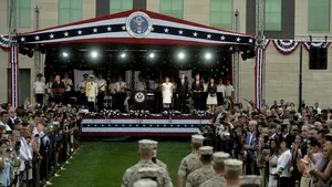 ''Toţi respirăm acelaşi aer''. Cum s-a sărbătorit Ziua Naţională a SUA la Bucureşti - FOTO