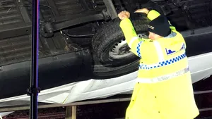 Cabina unui camion încărcat cu 24 tone de azotat de amoniu a luat foc în Timiş