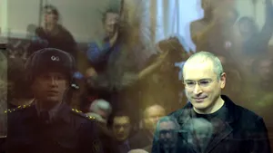 WikiLeaks: Mihail Hodorkovski va rămâne în închisoare cât timp Vladimir Putin va deţine puterea