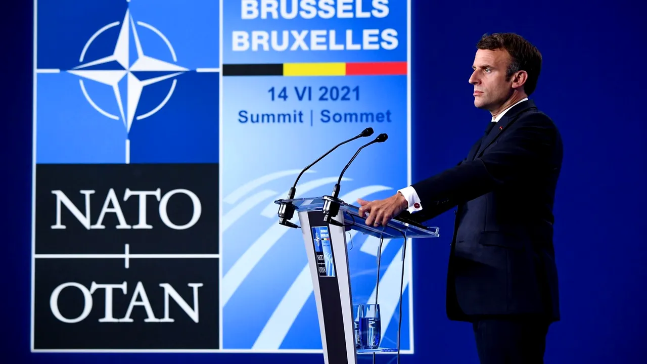Macron nu regretă afirmaţia privind 