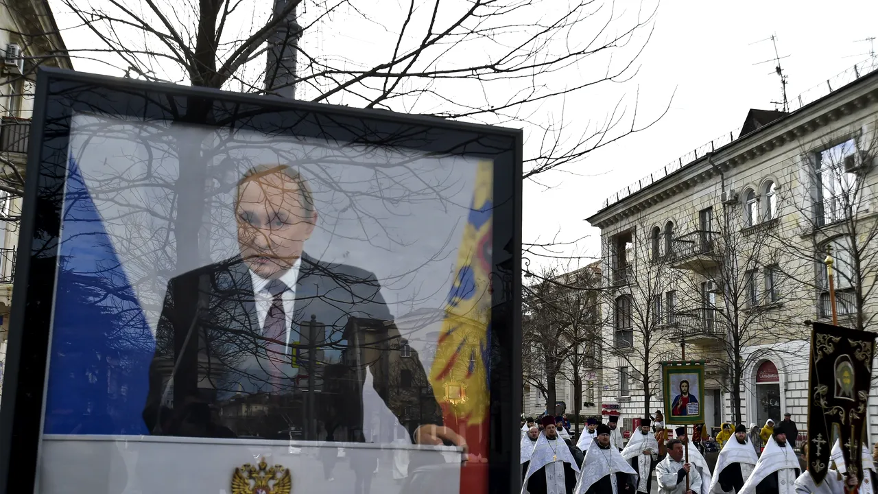  Omul care îi scria discursurile lui Putin aruncă bomba: este posibilă o lovitură de stat în Rusia

