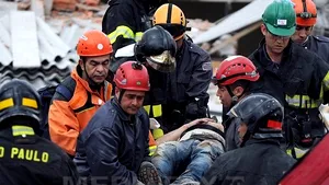 Imobil PRĂBUŞIT în Sao Paulo: Cel puţin şase persoane au murit