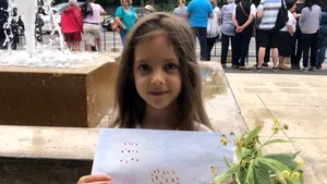 Vizita Papei, prin ochii mulţimii. Copil: „I-aş spune că-l iubesc, doar că i-aş spune în italiană” | VIDEO