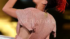 Rihanna vorbeşte despre relaţia violentă cu Chris Brown