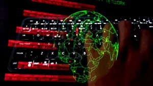 Franța acuză serviciile secrete rusești de efectuarea unui șir de atacuri cibernetice