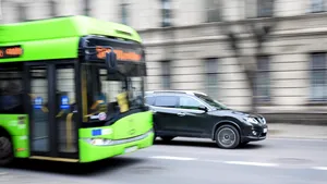 Primăria Capitalei va cumpăra 100 de autobuze electrice din bani europeni. Pe ce linii vor circula vehiculele