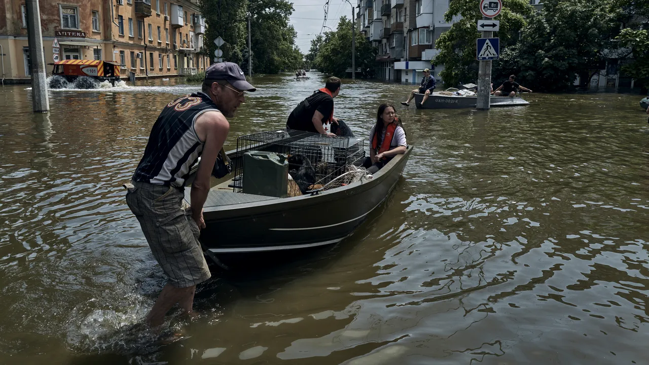 Olanda va trimite Ucrainei 32 de ambarcaţiuni pentru o operaţiune de salvare în apropierea hidrocentralei Kakhovka