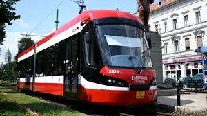 Biletul la autobuz de „1 leu pe zi” aduce schimbări în Arad. Călătoriile s-au dublat după prima lună